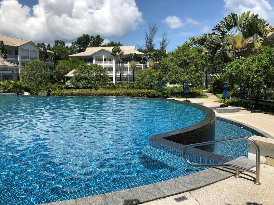 Ocean Breeze Phuket Layan Beach Apartment Exterior photo